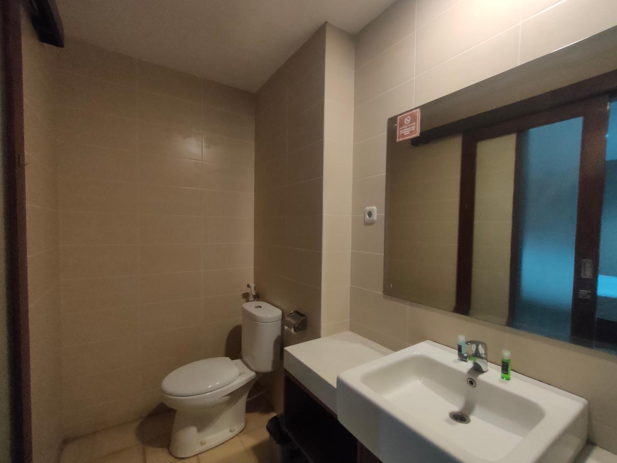 Votel Viure Hotel Jogjakarta Maguwo Exterior foto