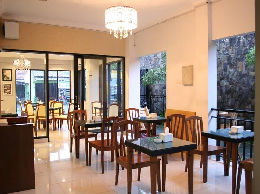 Votel Viure Hotel Jogjakarta Maguwo Exterior foto