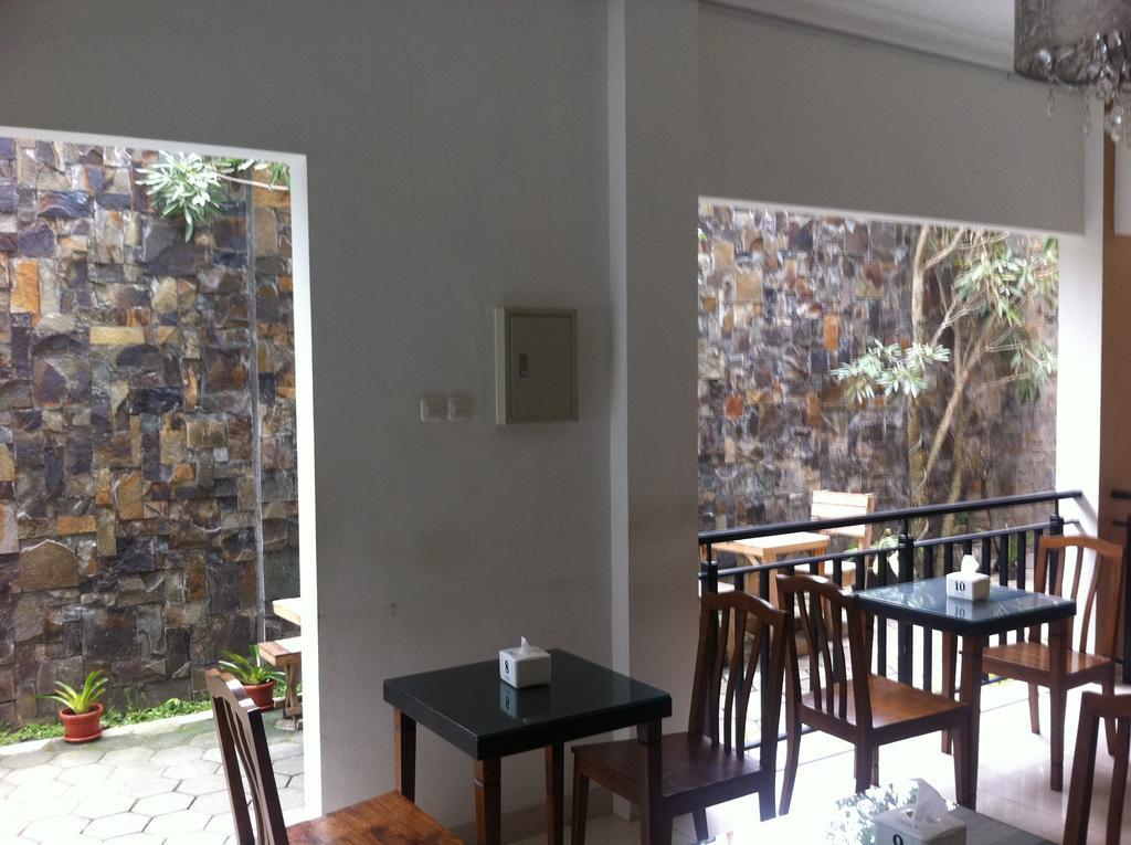 Votel Viure Hotel Jogjakarta Maguwo Exterior foto